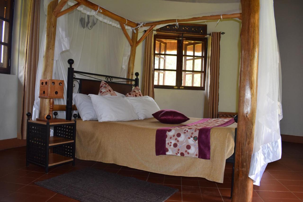 Kibale Guest Cottages Fort Portal Exterior photo